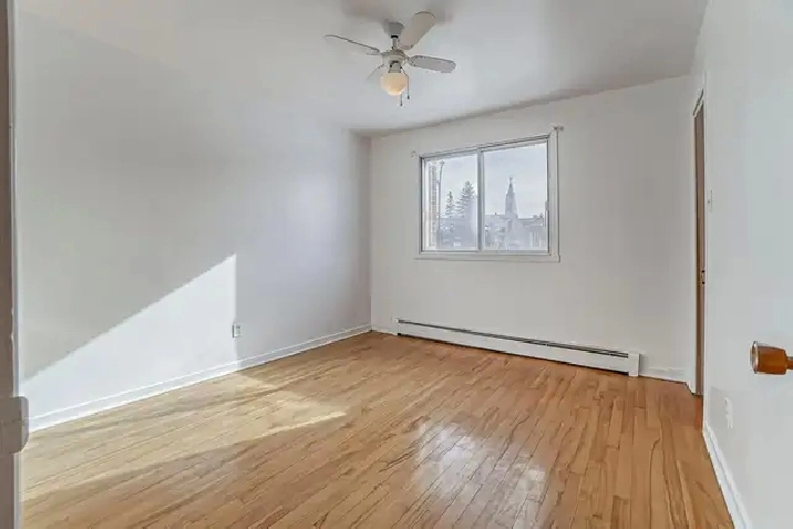 Magnifique 4 1/2 avec 2 chambres fermées