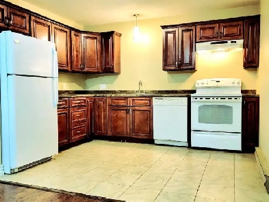 LG 2 BED APART DOWNTOWN, UTILITIES INCLUDED Image# 1