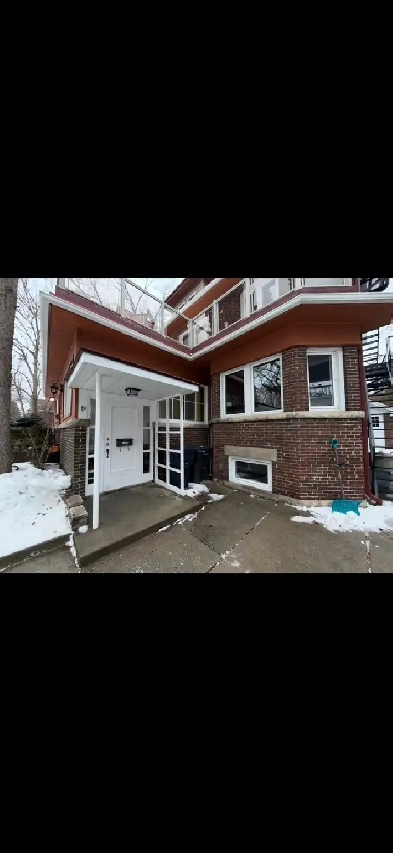 High Park Blvd-Roncesvalles Beautiful Spacious 1 Bdrm Image# 1