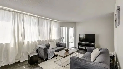 Bedroom | Solarium/Den | Full Bath Image# 1