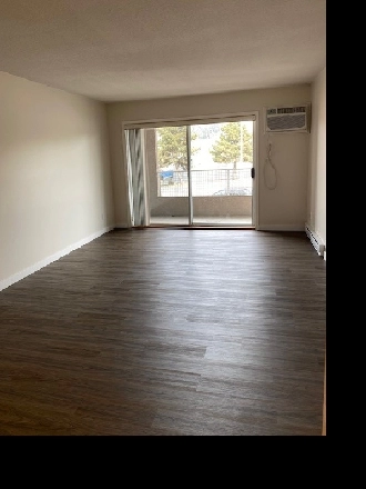 Kelowna 2 bedroom, 1 bath apartment available Feb. 15/Mar. 01