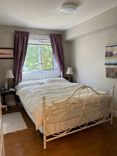 TWO BEDROOM APARTMENT ON MERIVALE ROAD - CENTRAL LOCATION Image# 1