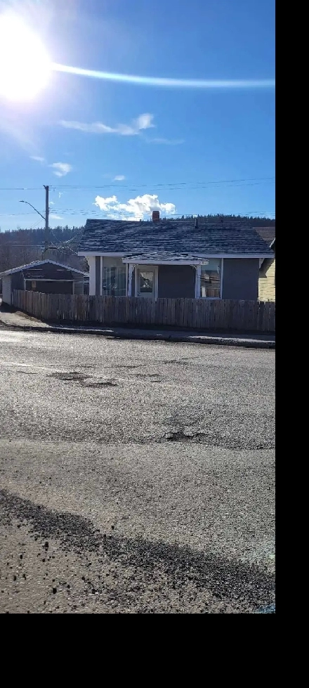 House for Sale Crowsnest Pass