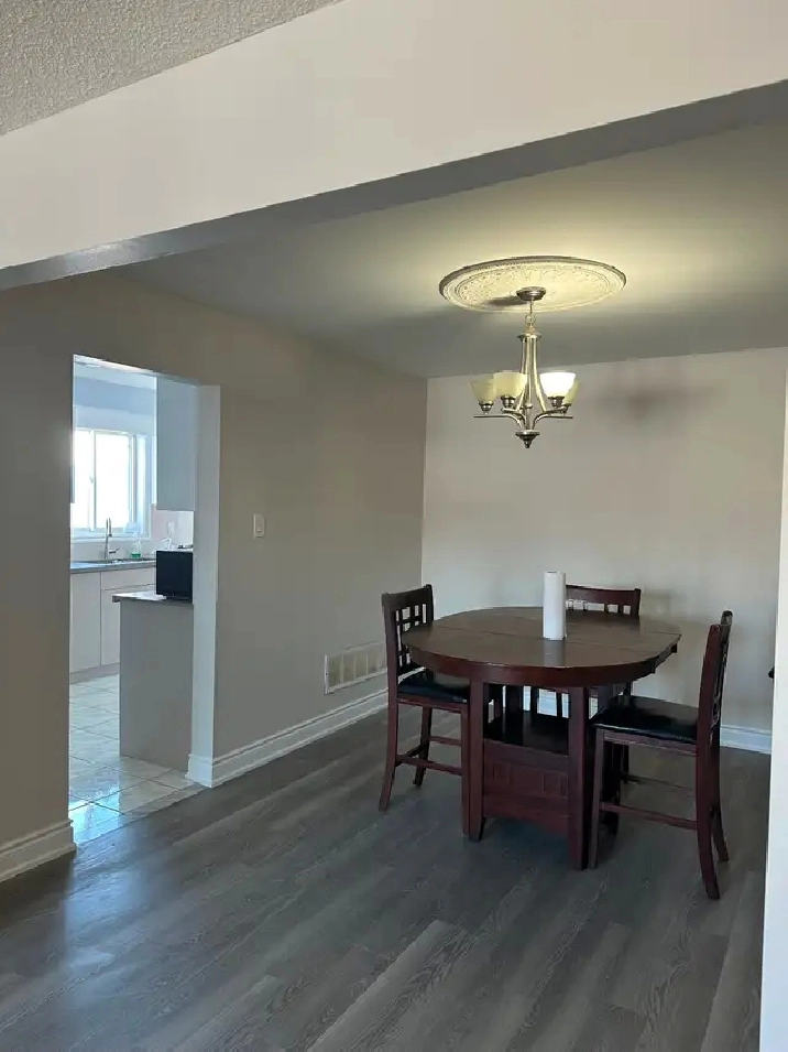 3 bedroom house for rent in downtown Brampton