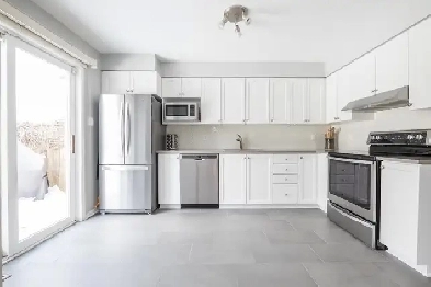 3 bdr Semi-Detached (Cardinal Heights) – Avail. April 1 $3400/m Image# 3