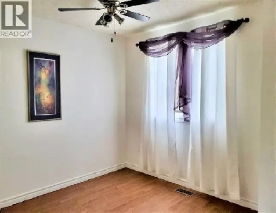 Comfy Two-Bed, Two Bath Goderich Home for Rent Image# 10