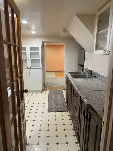 Scarborough 1 bed 1 bath 1 and den basement for rent Image# 1
