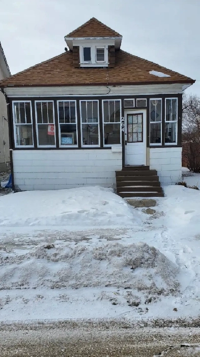 Room for Rent in Elmwood Image# 2