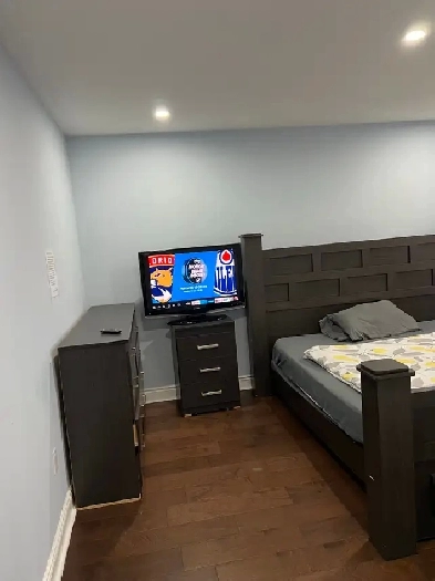 Gorgeous and Specious Room on 2nd Floor in Pickering for Rent Image# 1