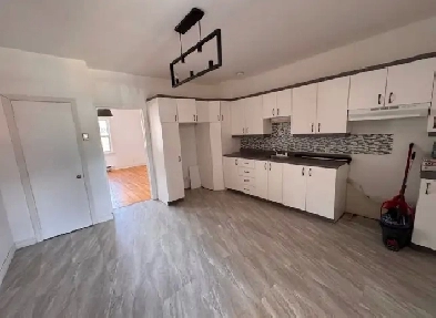 4 1/2 available immediately Image# 3