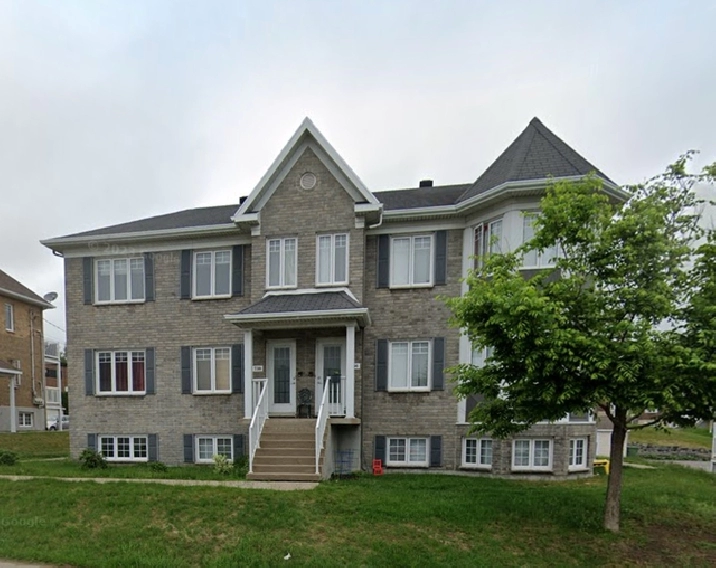 Très beau grand 4 1/2, Beauport, juillet