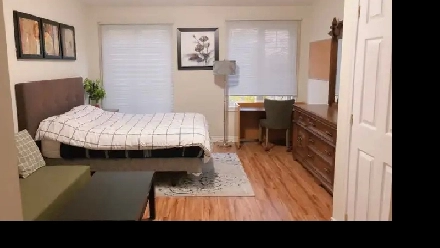 North york clean and bright private room (Female house) Image# 4