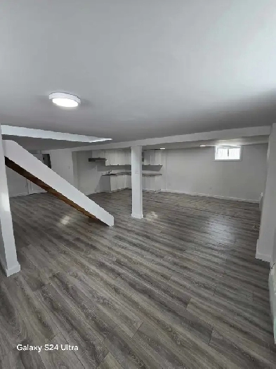 Appartement 2chambres a coucher Rénové en Loft de style ouvert. Image# 1