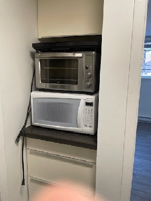 1 Bedroom Queen's apt available May 1st - 368 Brock st Image# 1