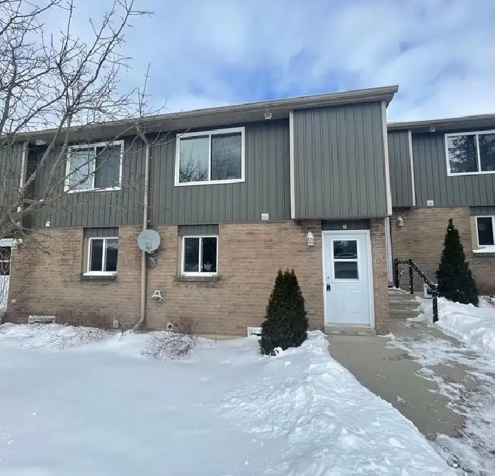 Kincardine - 3bed/1.5 bath condo rental unit available April 1