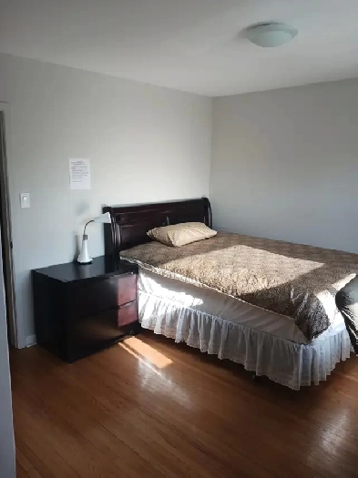 A private day room with its own bathroom Image# 1