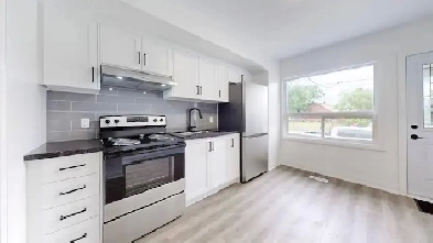 BrandNew 2Bed   LaundryACBackyard Incl Oakwood Ave