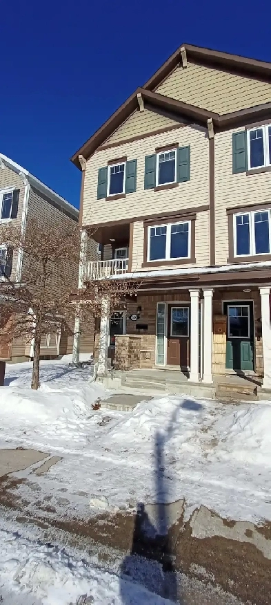3-bedroom townhouse in Kanata/Stittsville available now Image# 7