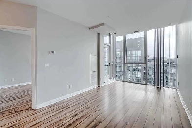 New Reno: 1 1 Condo w/ Parking near Square One | Pool&Gym