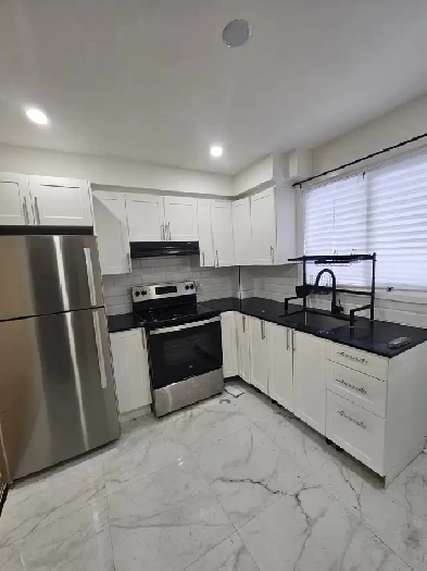 For Rent 3 1/2 apartment - 5 minute walk to Rosemont Metro Image# 1