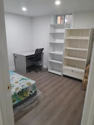 private furnished basement room available Scarborough 725 Image# 1