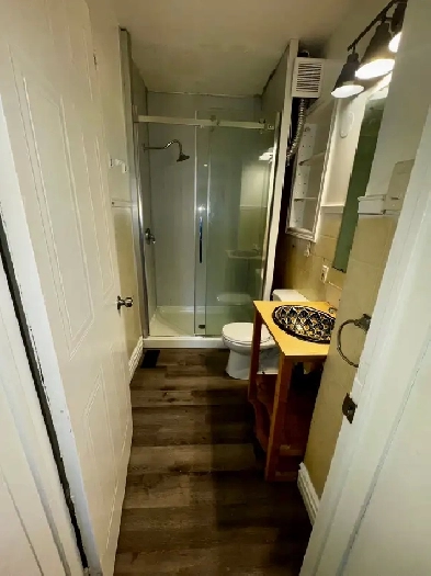 6 bedroom Student rental! North End Ptbo Image# 1