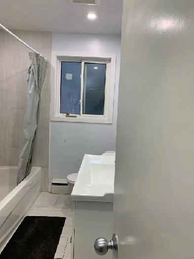 PRIVATE ROOM FOR RENT – OSHAWA (Stevenson & Rossland)$775/month Image# 1