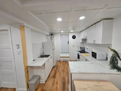 Bachelor - Rosemont - À Louer Image# 1