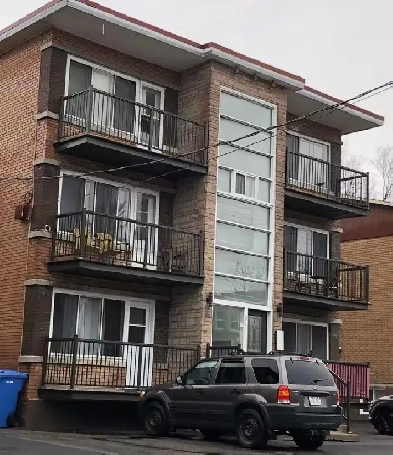 4-1/2 appartment for rent in Longueuil Image# 1