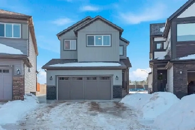 Stunning St Albert 2024 Built Home! HUGE YARD. Attached Garage!