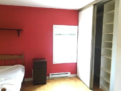 All inclusive Furnished Spacious room 4 rent ByWard market area Image# 4