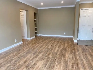 TWO BEDROOM APARTMENT WITH PARKING - CENTRAL LOCATION Image# 1