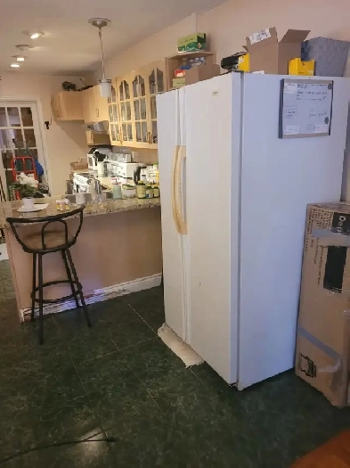 !!!!!!!   BIG ROOM FOR RENT WOODROFFE & CARLING   !!!! Image# 1