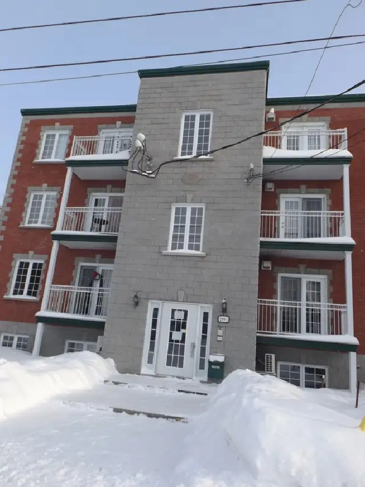 Jolie 3 1/2  semi-meublé à louer près Fac.Médecine Vet.