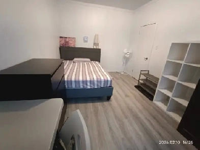 Big room, one min to metro Monk, All included. For female only. Image# 1