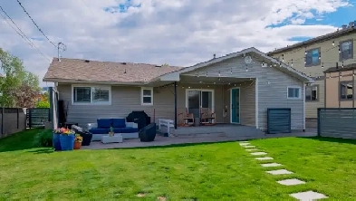 EXECUTIVE FURNISHED HOME | WALK TO KGH | FENCED YARD   PARKING