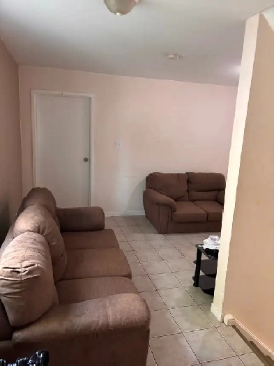 Private Room for rent from MARCH -AUGUST Image# 1