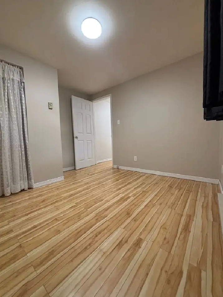 FOR RENT - 2 Bedroom apartment AVAILIBLE NOW