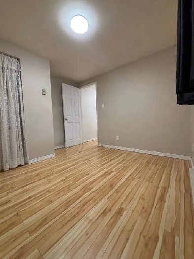 FOR RENT - 2 Bedroom apartment AVAILIBLE NOW