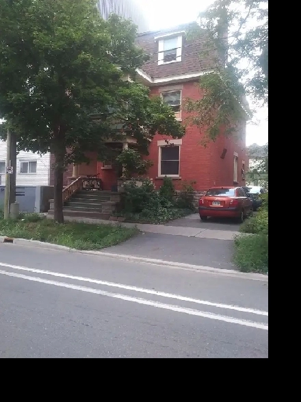 Sandy Hill (Stewart) furnished room All-incl price. Female Only Image# 9