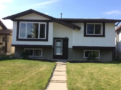 House - Main Floor - 2 Bedrooms and 1 Washroom for Rent Image# 1