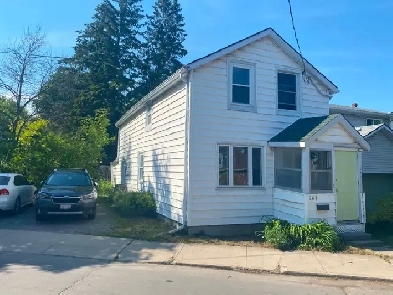 3 Bedroom House for rent Downtown Kingston Image# 1