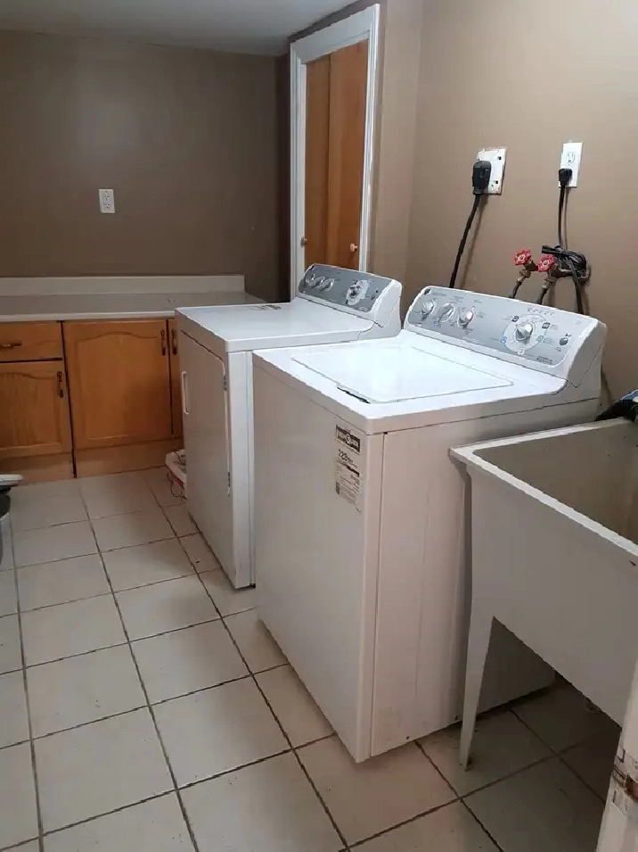 One Bedroom Basement Apartment Brampton Airport Rd / Sandalwood