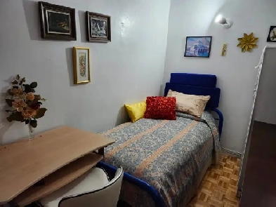 Chambre privée à Montréal tout inclus, fille étudiante ou femme Image# 1