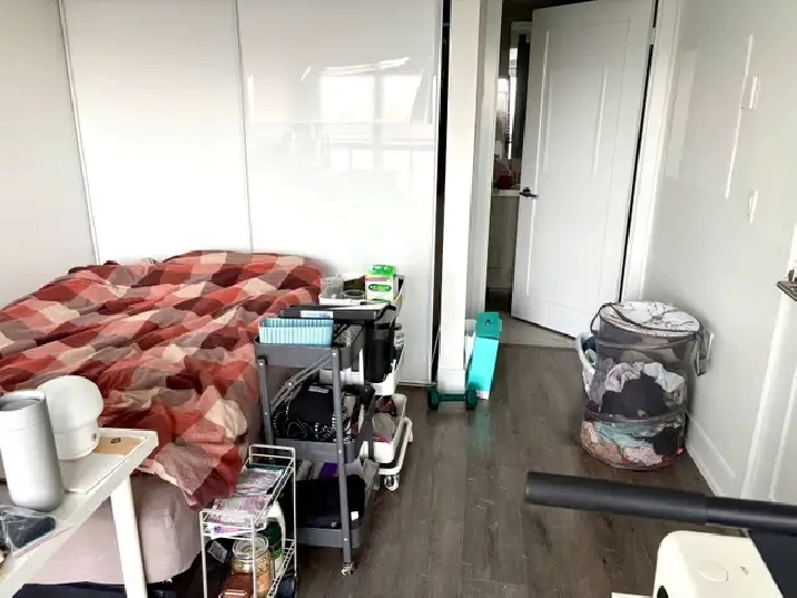 Subletting my master bedroom in a 2B2B apartment