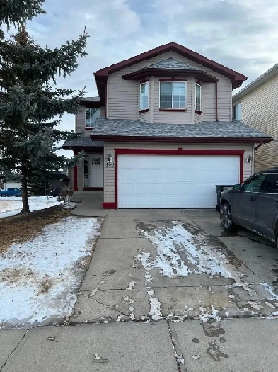 $2200/month Well kept Harvest Hills D. garage house for rent Image# 1