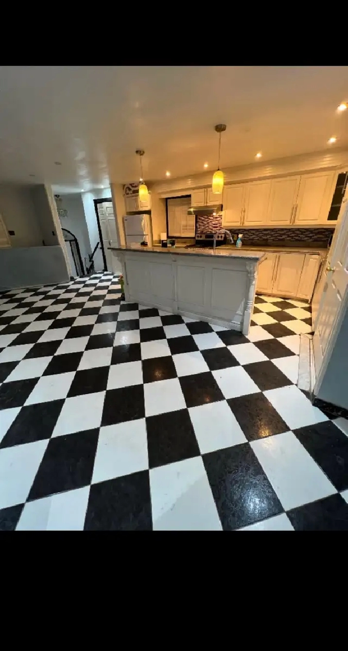 PRIVATE ROOMS FOR RENT - SQUARE ONE