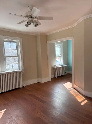 1 bedroom apartment in Upper Beaches Image# 1