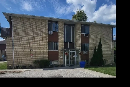 2 BEDROOM  UNIT   IN BLENHEIM  ONTARIO AVAILABLE IMMEDIATELY
