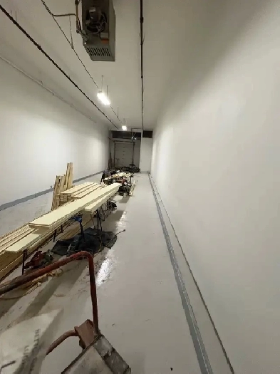 Entrepôt 1 600’c disponible des maintenant! Image# 1